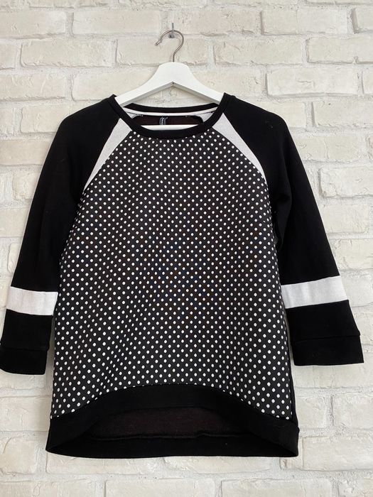 Czarna bluza w kropki stradivarius