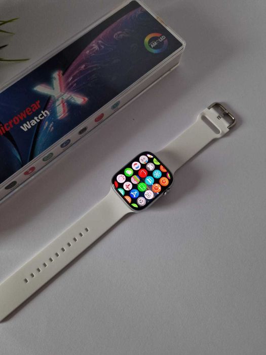 Nowy smartwatch biały