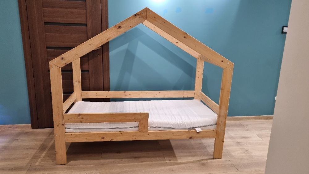 Łóżeczko domek drewniany z materacem  odbiór osobisty