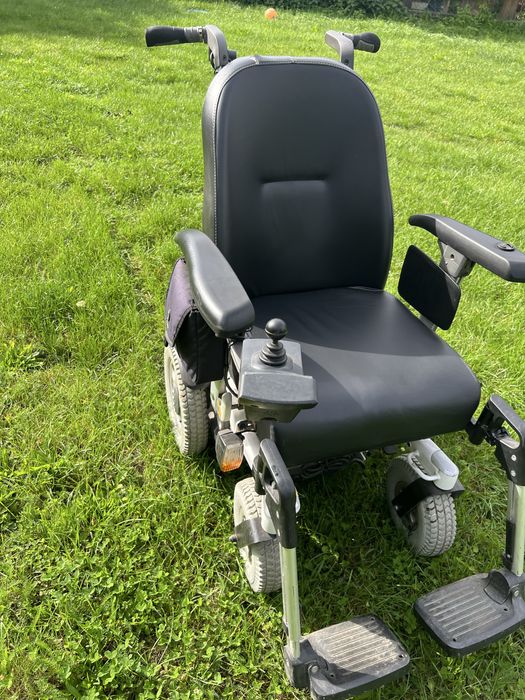 Wozek inwalidzli elektryczny