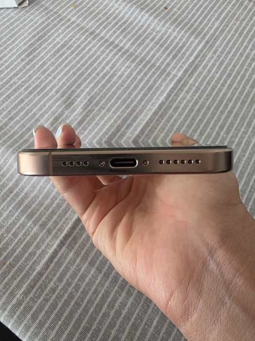 iPhone 16 Pro Max Desert Titanium | 100% saúde da bateria | Garantia + Caixa Original