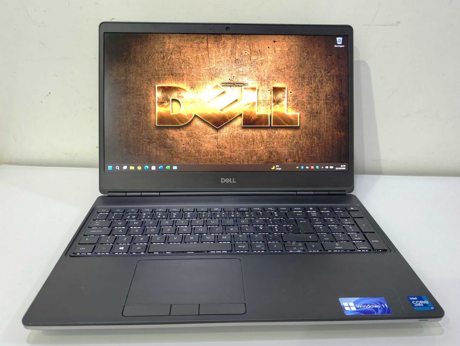 Dell Precision 7560 - Ecrã FHD/i7 11ª geração octacore/64GB RAM/NVME