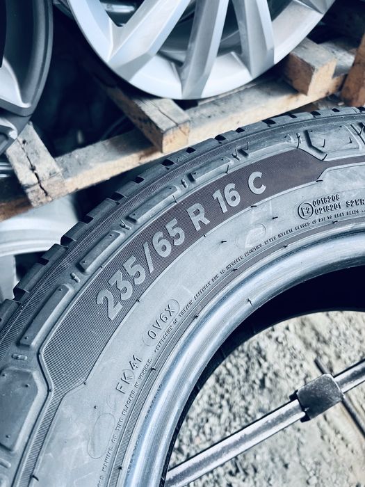 Шини Резина Літні 235 65 16C Michelin Agilis3 2шт