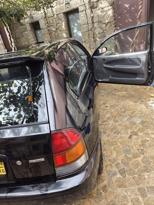 Mazda 323 2.0d comercial