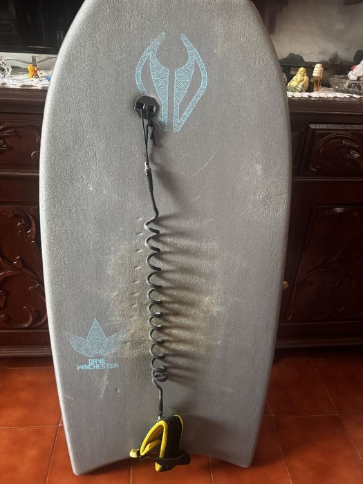 Prancha bodyboar dave winchester + pes de pato