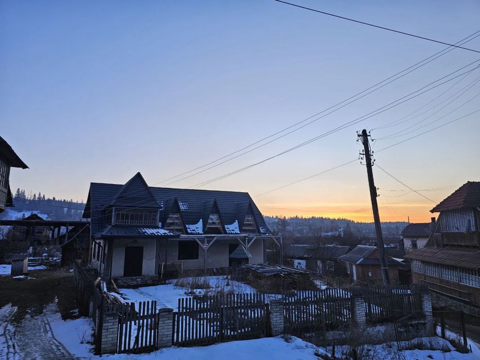 Продається будинок в центрі Ворохти