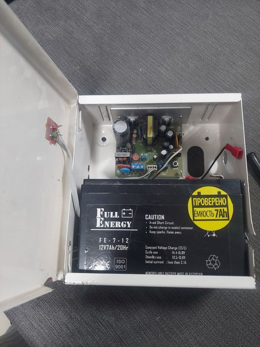 Продам блоки питания различного вольтажа и ампеража..Зарядки для  тел.