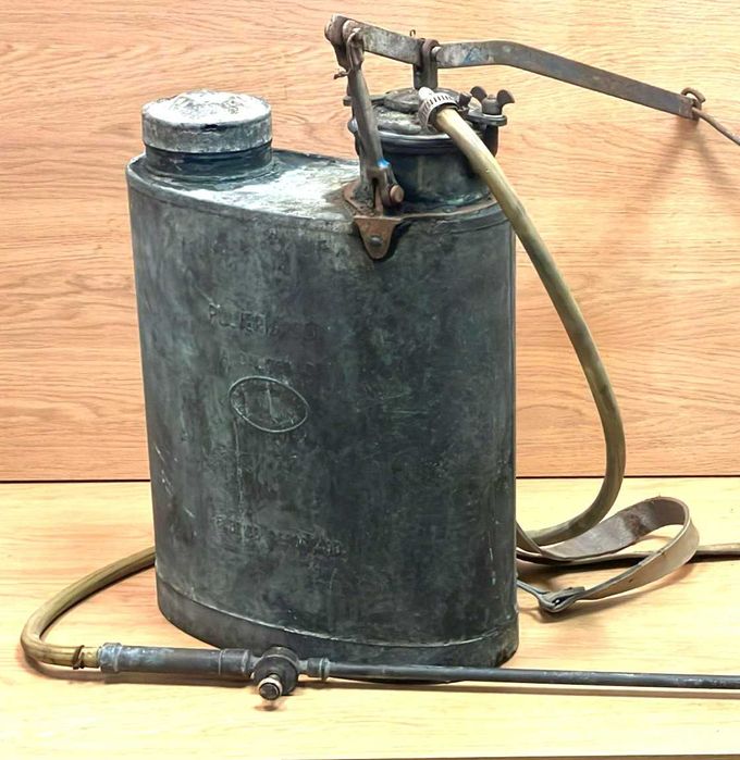 Pulverizador antigo, sulfatador em cobre