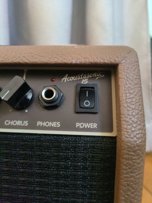 Amplificador para Guitarra Acústica Fender Acoustasonic 15