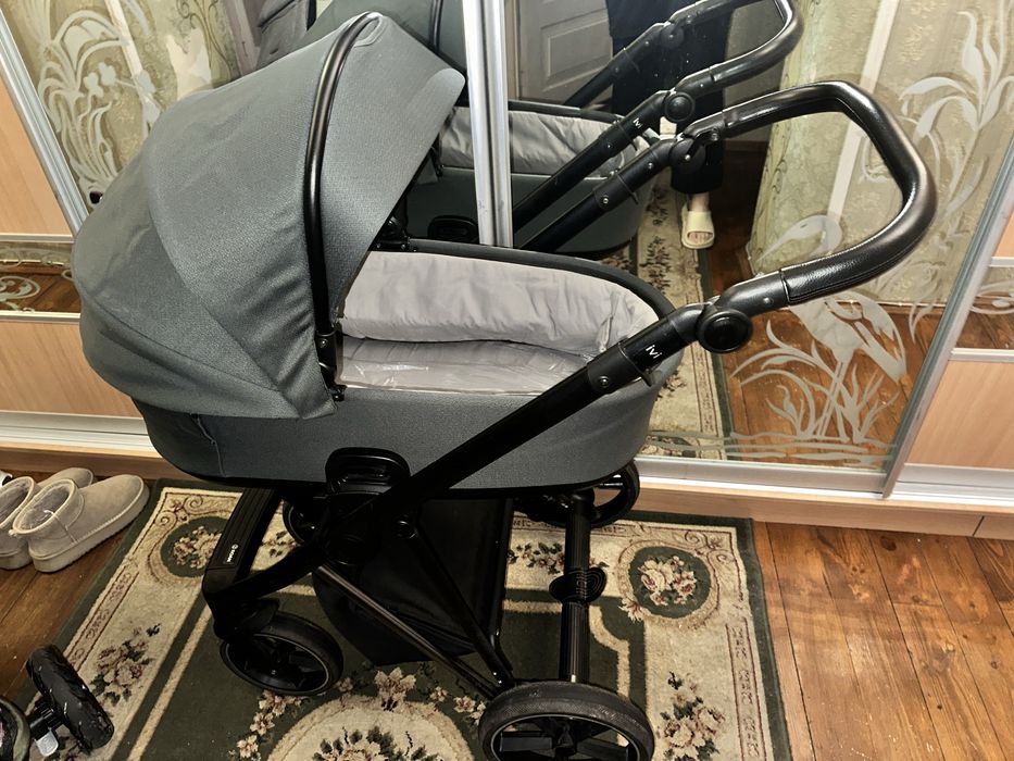 Візочок Roan Ivi 2 в 1