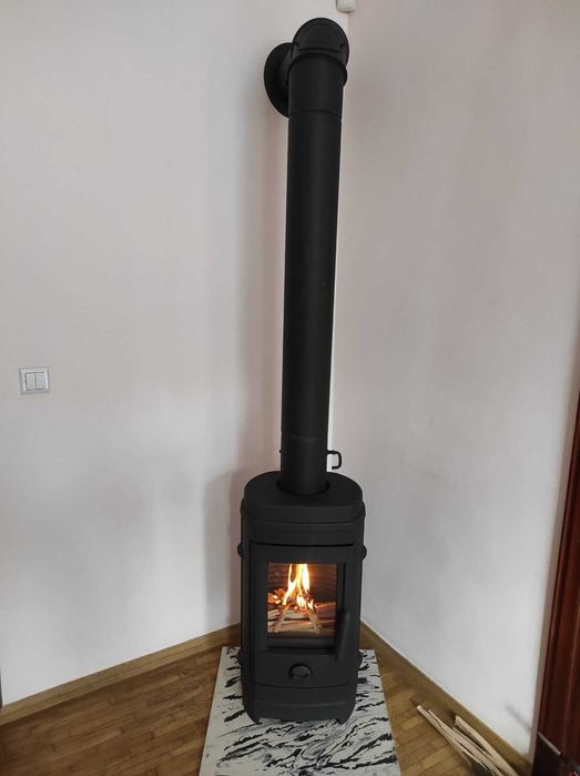 Чавунні пічки, сталеві печі, з варильними поверхнями та комплектучі