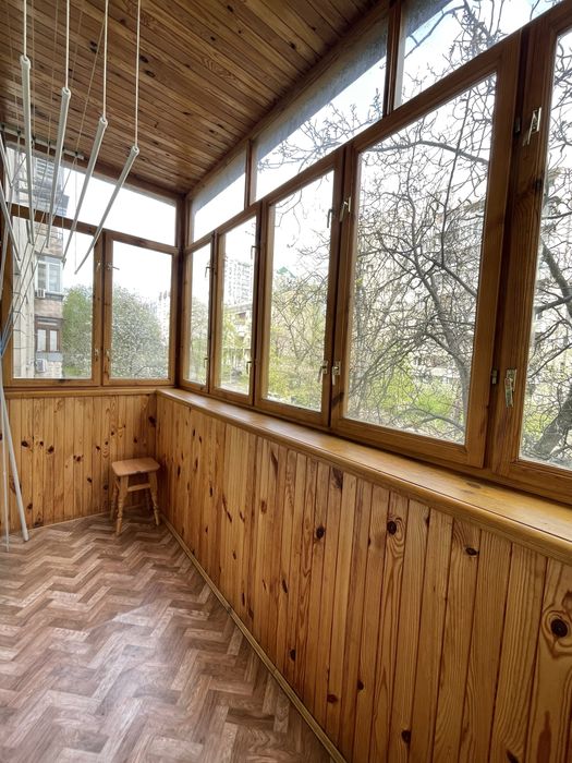 Продаж 1-к квартири вул. Предславинська 38, метро Палац Україна і Либідська 4 хв!