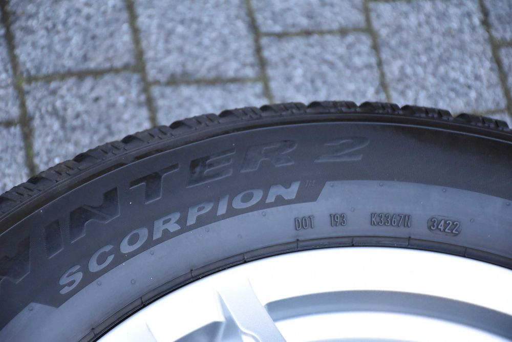Koła zimowe Audi Q5 80A 8R0 8MA 18" Pirelli AO 6mm Dezent GERMANY