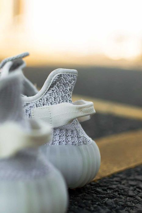 Женские кроссовки Adidas Yeezy 350 Static Reflective. Размеры 36-41