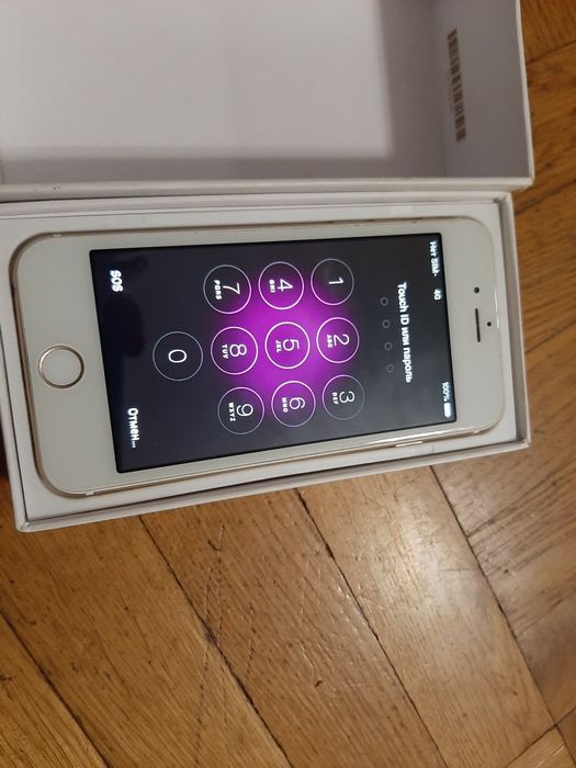 Мобильный телефон iPhone 6