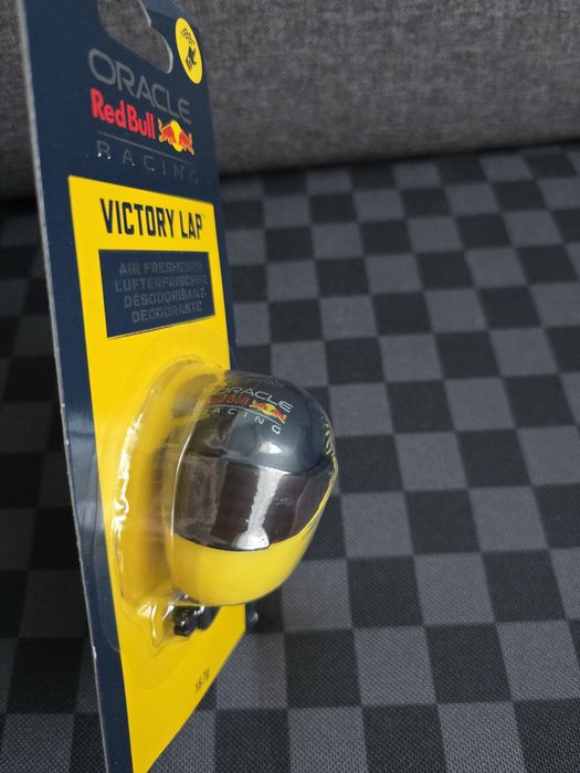 Zapach samochodowy, Oracle Red Bull Racing, victory lap, kask