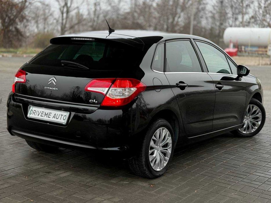 Citroen C4 Official 2011