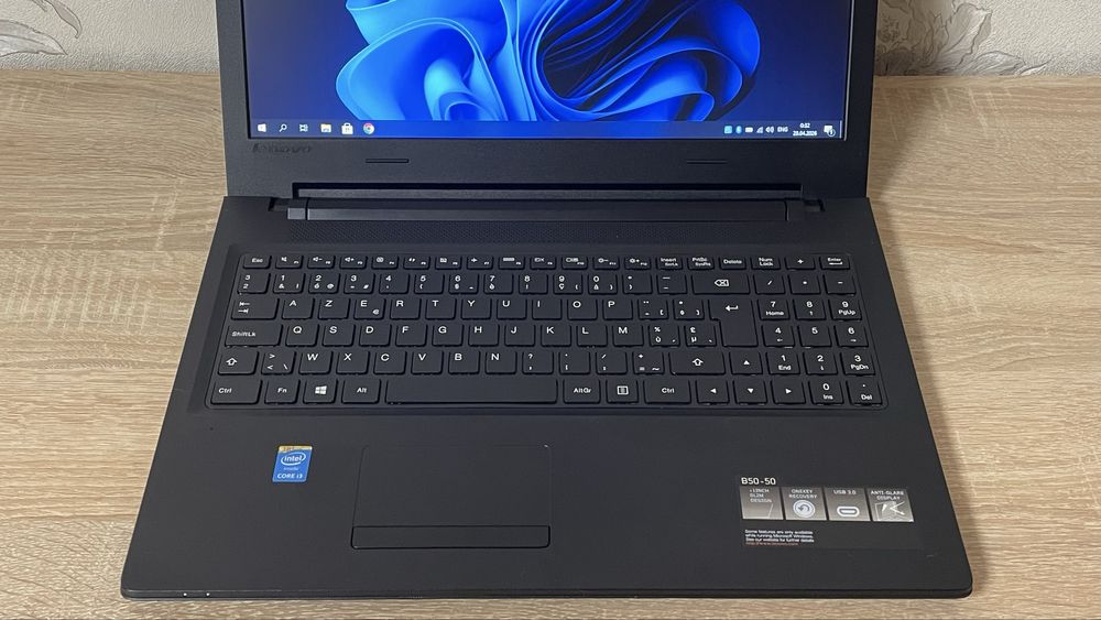 Ноутбук Lenovo B50-50 / Intel Core i3 / 3 год. акб / 512 GB SSHD / Гарний стан