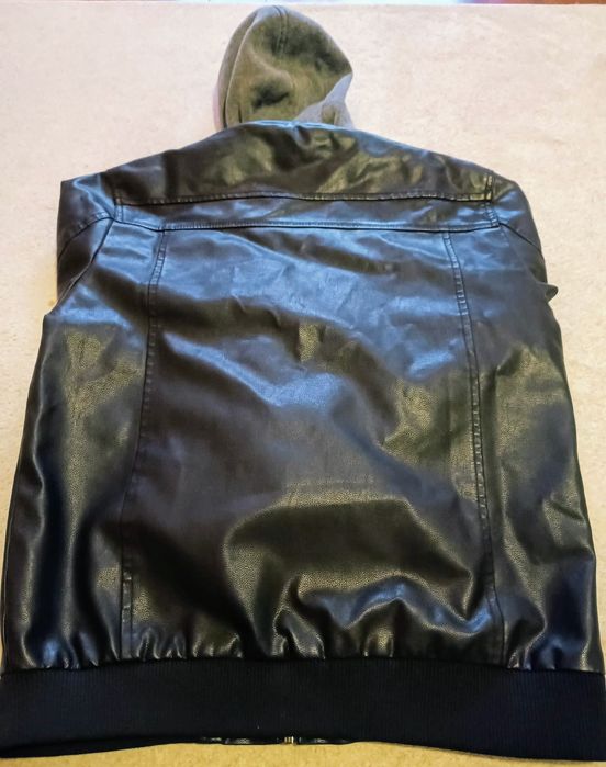 Casaco Jaqueta NOVO em Pele