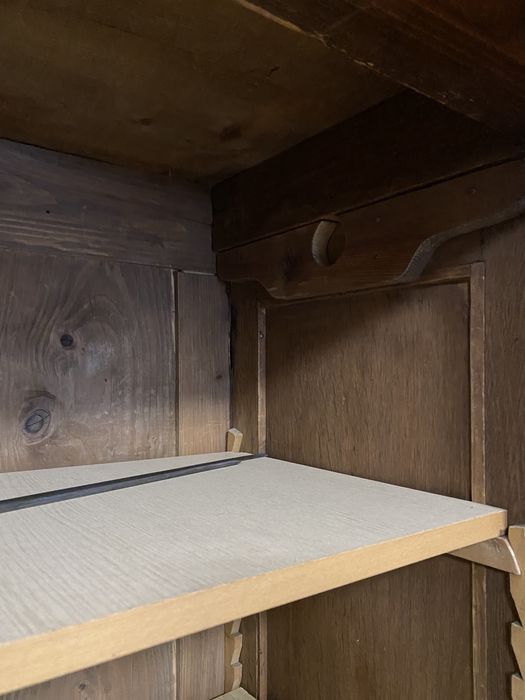 Stara szafa bogato zdobiona  okres międzywojenny