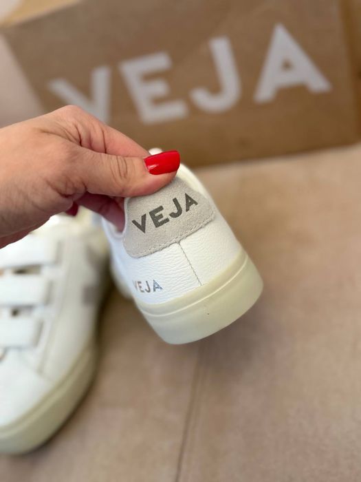 Veja нові кросівки оригінал 36