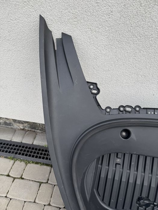 Корито / підкапотний бокс рест Tesla Model 3