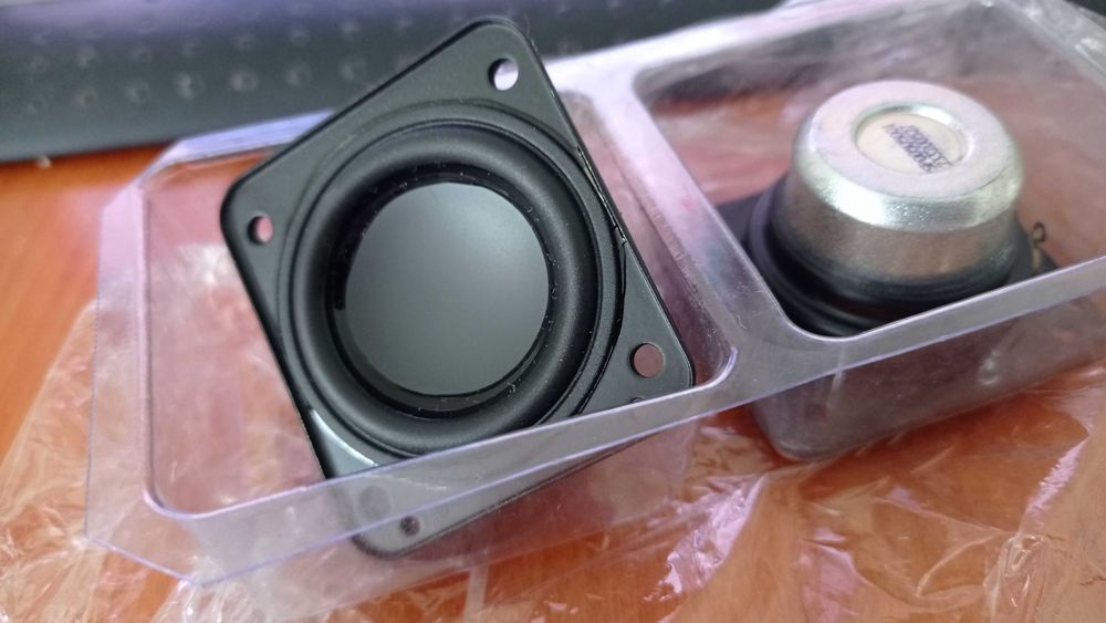 Динамик для JBL Flip 4  цена за штуку