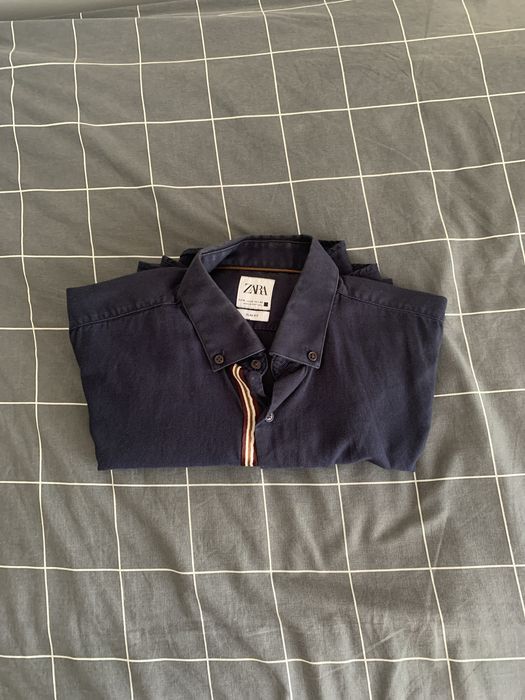 Camisa da Zara azul escura em bom estado por 5€
