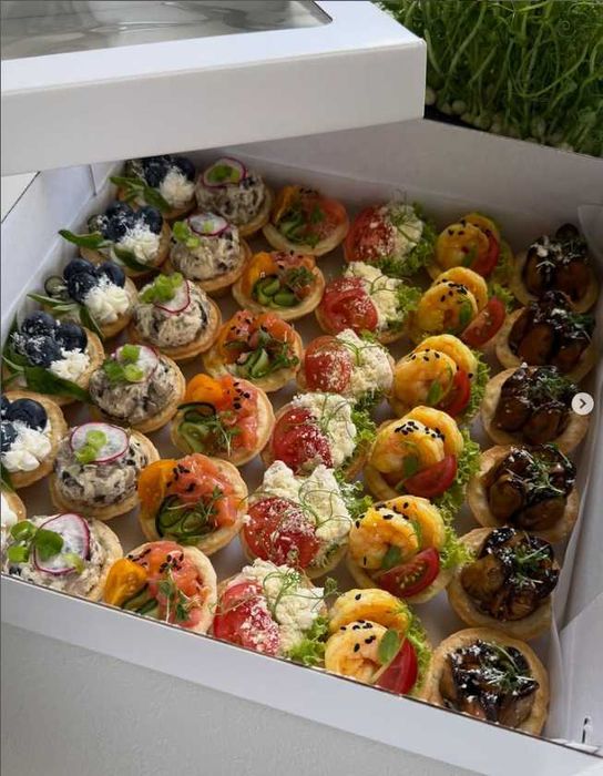 Плануєте свято?Фуршет боксы  Харків - Ексклюзивне меню до ваших свят.