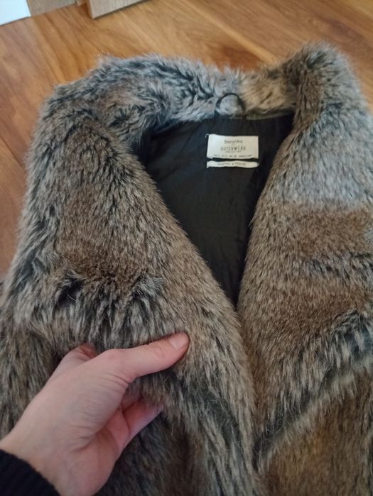 Kamizelka bezrękawnik futerko Bershka S