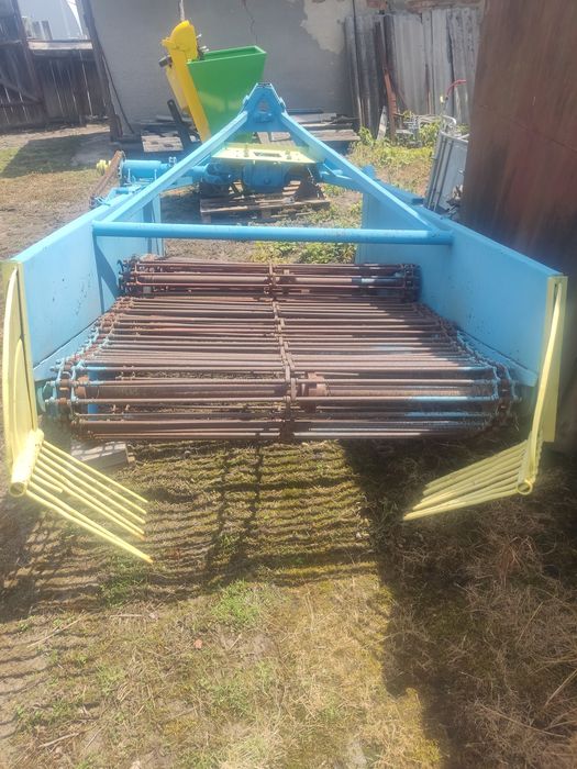 Продається картоплекопачка