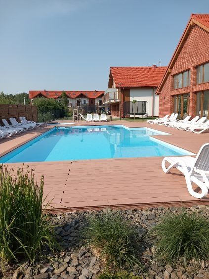 Apartament nad morzem z basenem podgrzewanym.