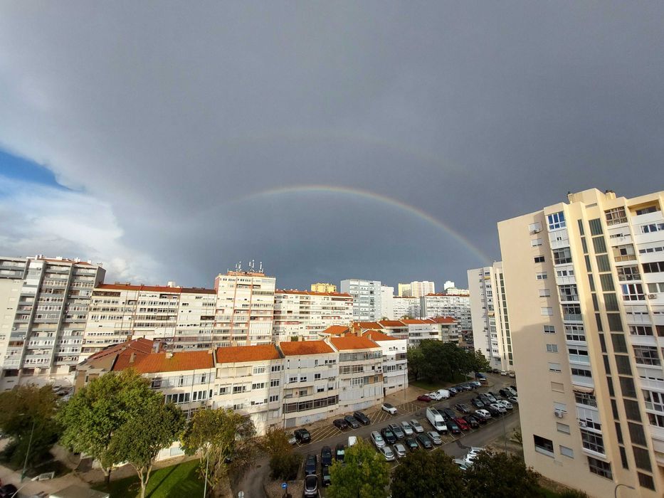 Apartamento T3 para alugar na encosta do sol.