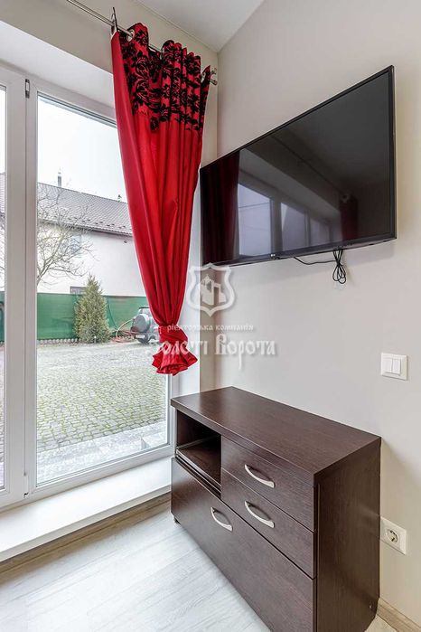 Квартира в таунхаусі, 1к. Євроремонт. 57-а Садова, 1, Дарницький район