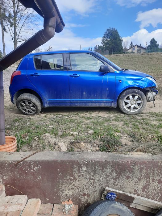 Sprzedam Suzuki swift 4x4 na części
