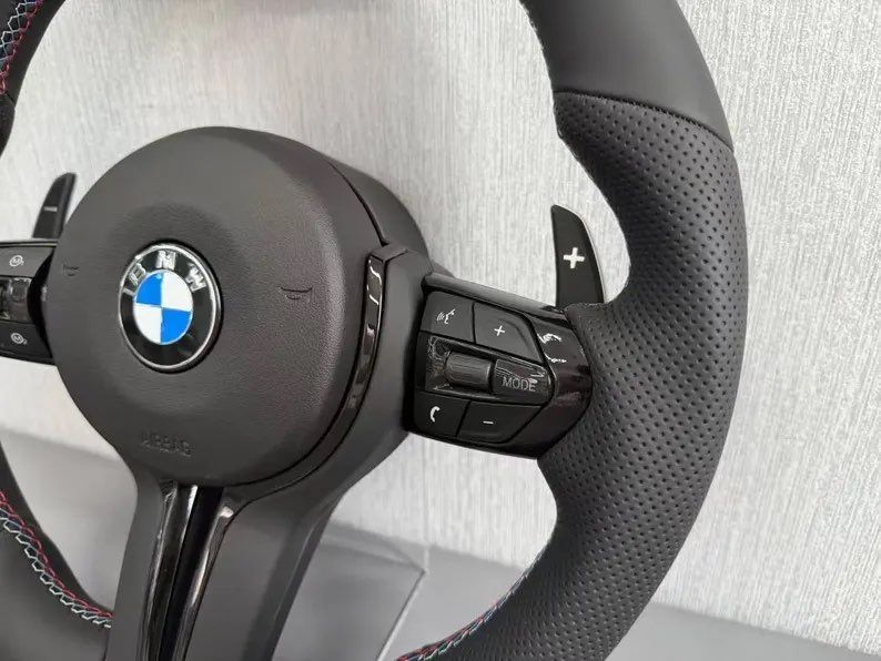 Volante BMW M Performance Full Black