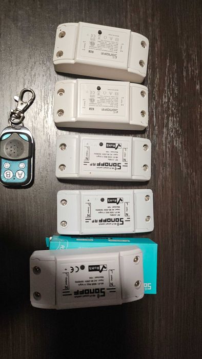 włącznik przekaźnik switch wifi 4x sonoff RF 433 MHz 1x basic i pilot