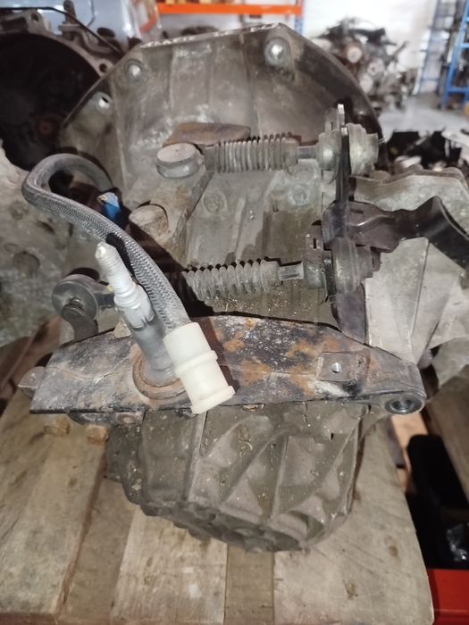 Caixa de velocidades Renault Trafic 2.0 DCI  6V