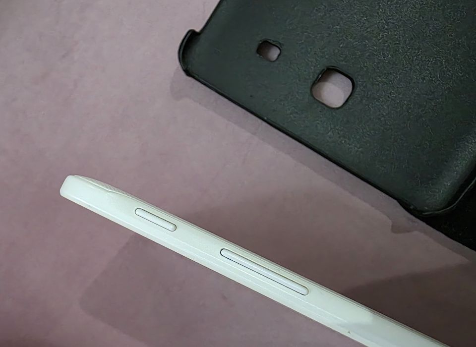 Samsung Tab E , versão wifi e Cartão SIM