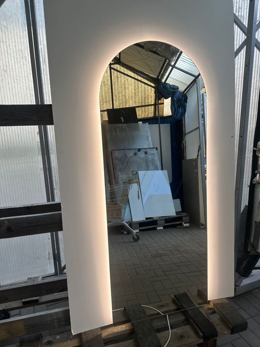 Lustro LED łukowe 180x80 cm