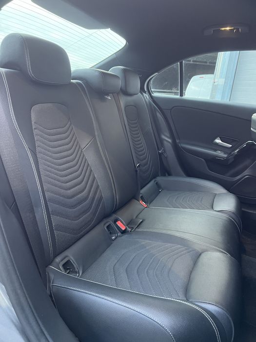 MERCEDES-BENZ A180 Limousine