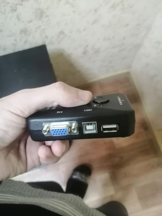 Продам KVM-switch для переключения между гарнитурой на ПК