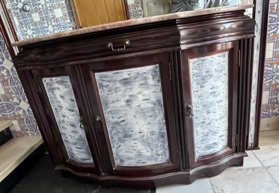 Móvel de madeira com Espelho