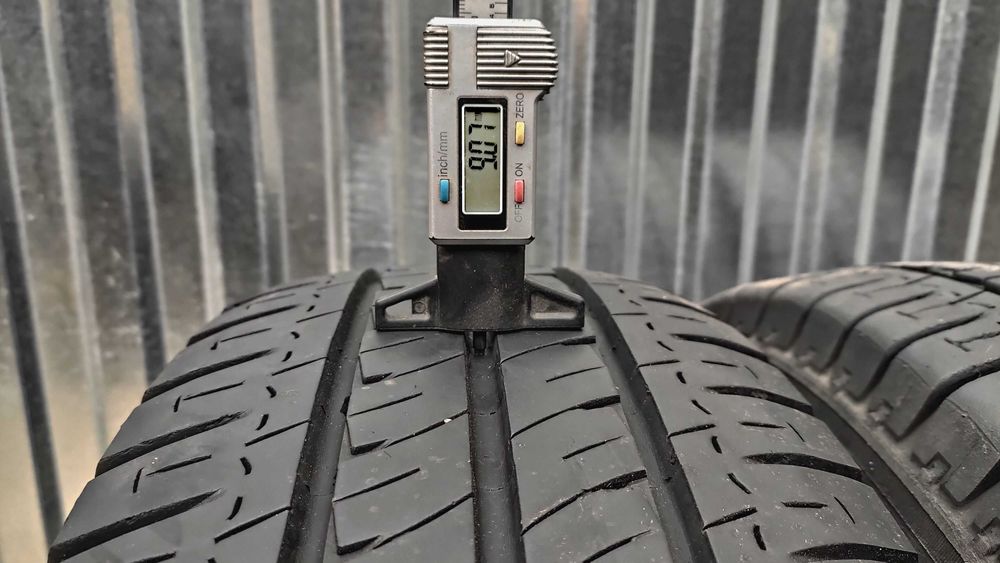 Шини 225/75R16C Michelin . 9мм. с нові
