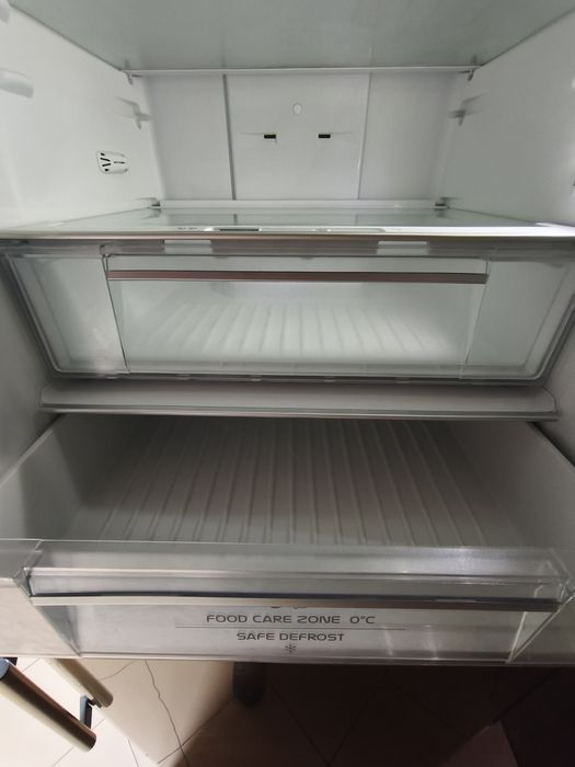 Frigorífico Hotpoint Ariston 18kg