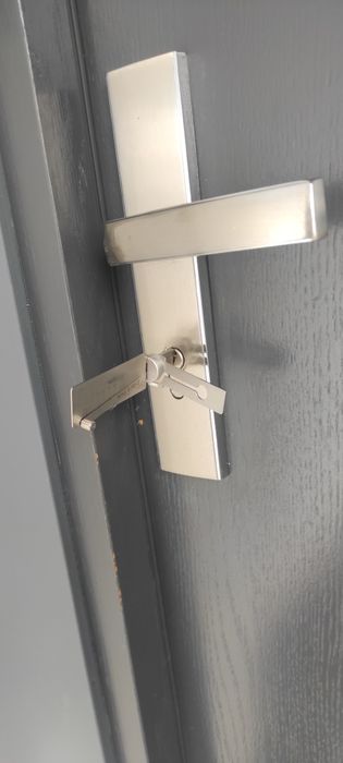 Ślusarz, awaryjne otwieranie, naprawa, wymiana zamków