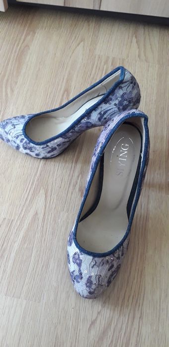 нові нарядні туфлі