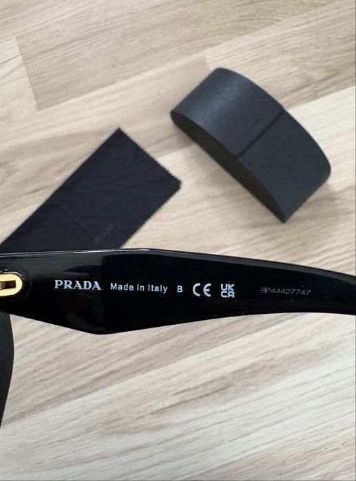 Okulary przeciwstoneczne Prada SPR 16R stan bardzo dobry