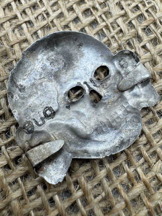 odznaka Tot kopf martwa głowa na czapkę SS RARE wh ww2 original