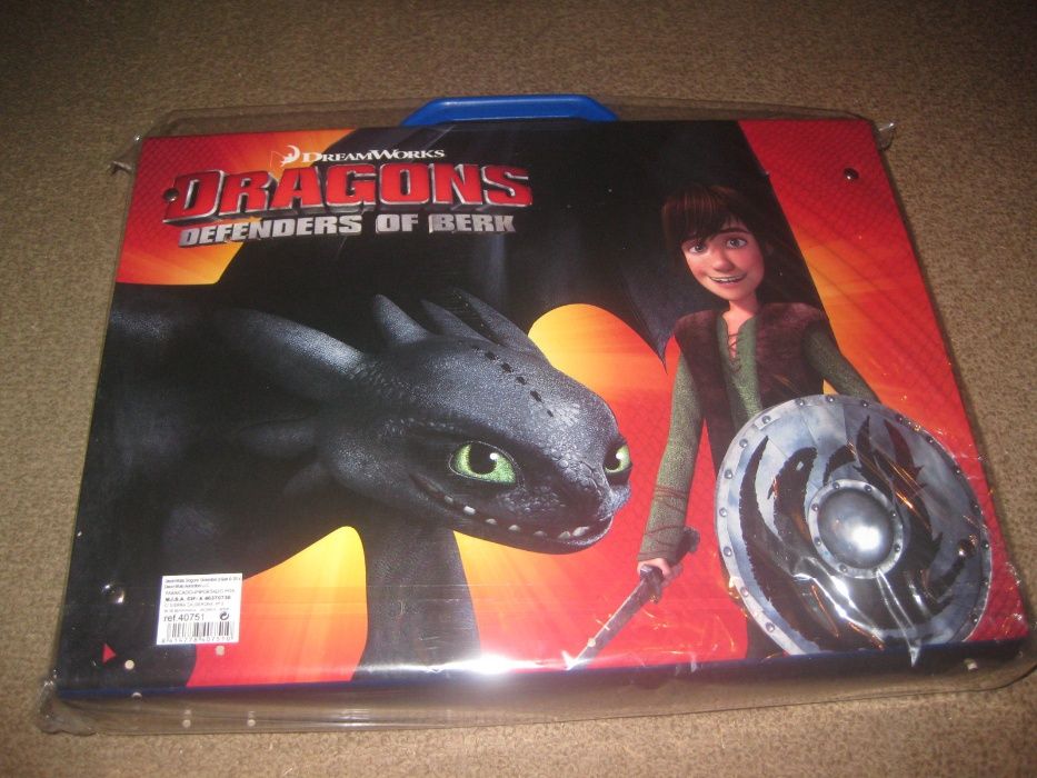 Pasta/Arquivador “Como Treinares o teu Dragão” Selado!